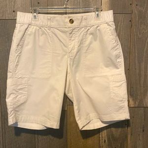 Sonoma Good for Life Women’s White Comfort Utility Bermuda shorts. Size 10.